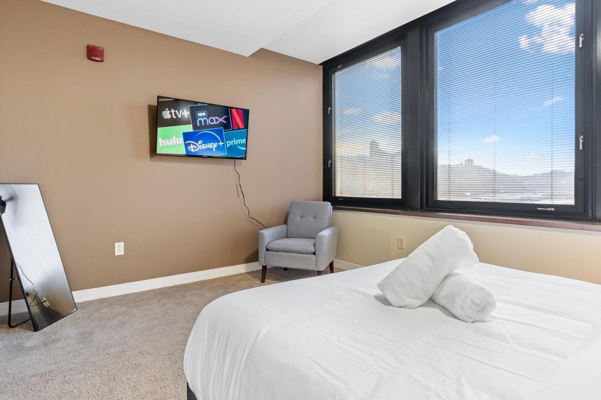 Upscale 1-bedroom High-rise With River Views Downtown Apartamento *